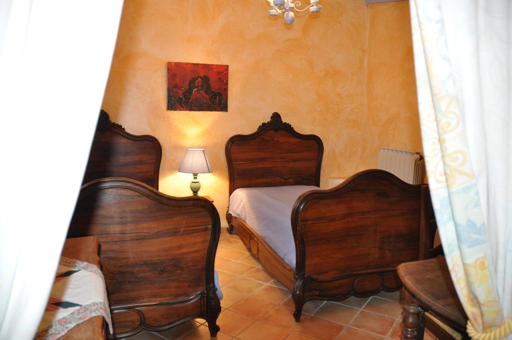 Hotel Le Petit Labouret Revest-du-Bion Exterior foto