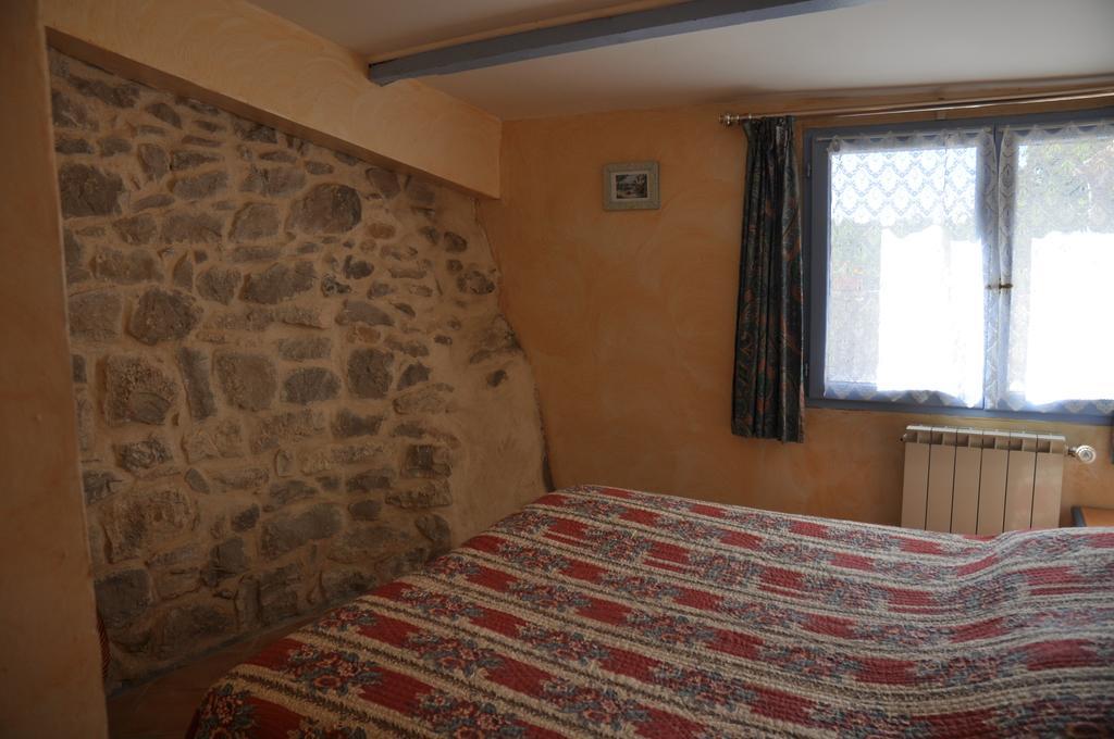 Hotel Le Petit Labouret Revest-du-Bion Exterior foto