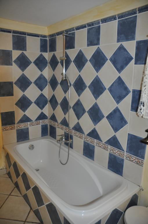 Hotel Le Petit Labouret Revest-du-Bion Exterior foto
